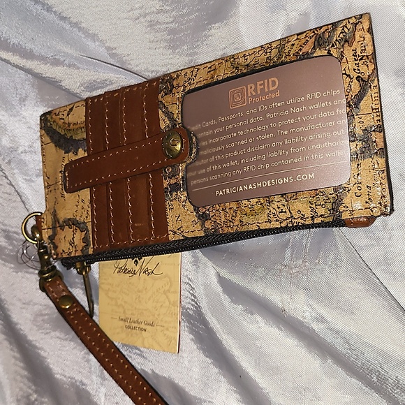 Patricia Nash Alanna ID case BNWT - Picture 2 of 4